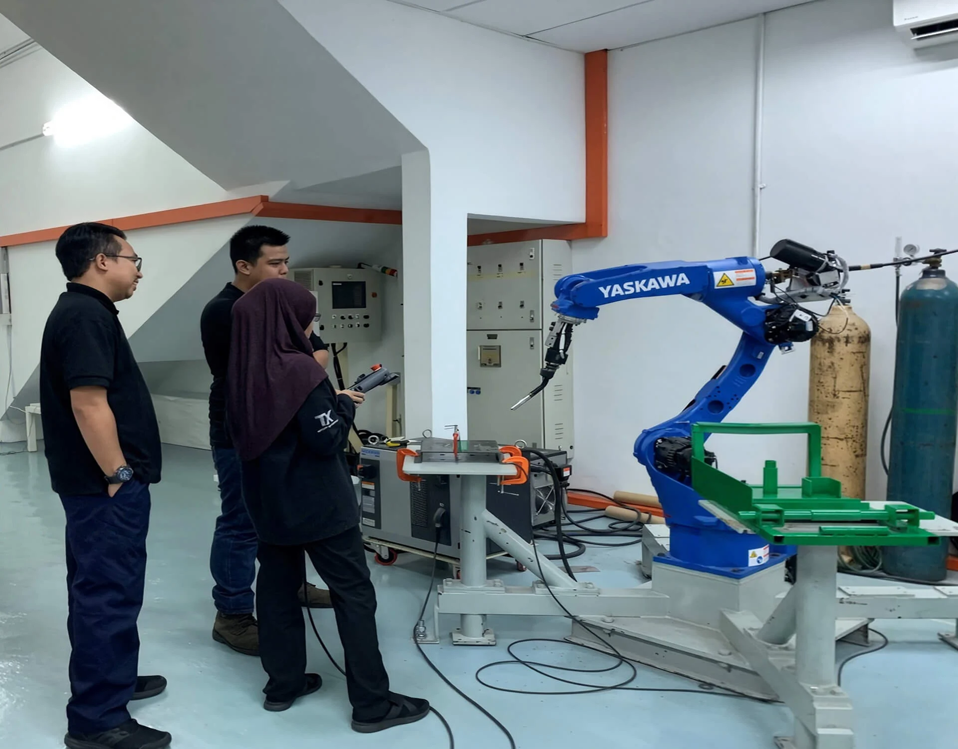 Introduction Course Related to Integrated Industrial Robotic System Set-Up 4